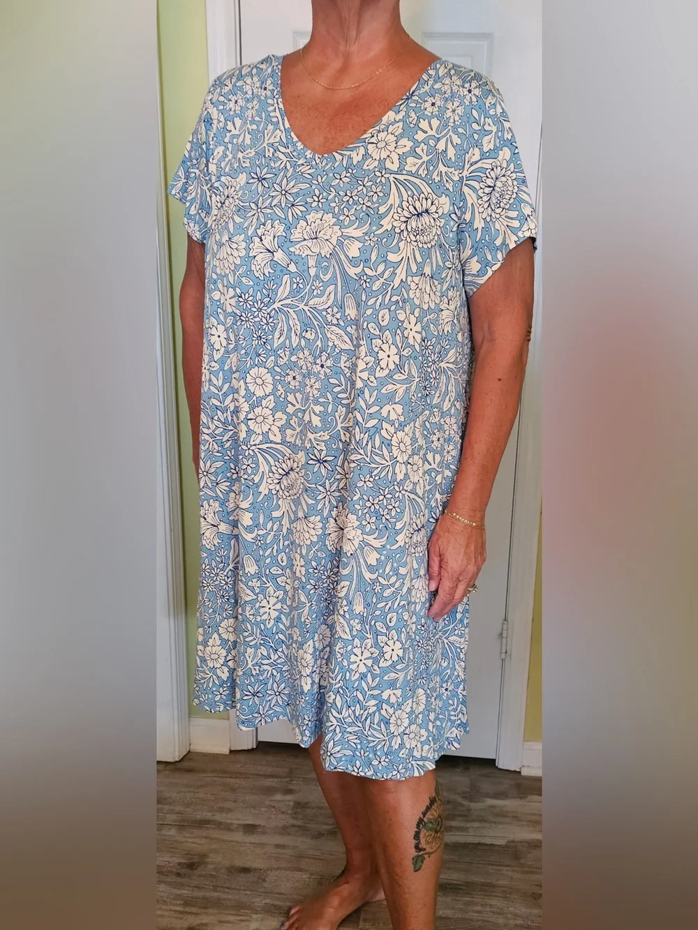 Blue & Cream Floral V-Neck Shift Dress size 22